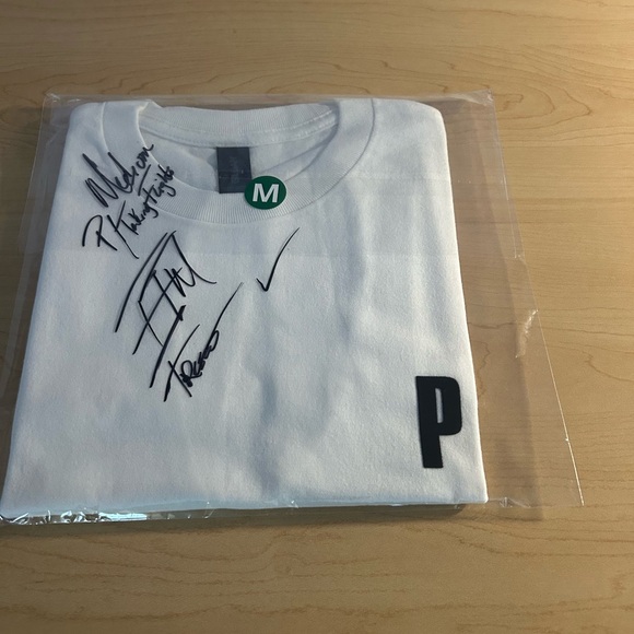 Gildan White Men's Tee with Black Graphics - Picture 1 of 1